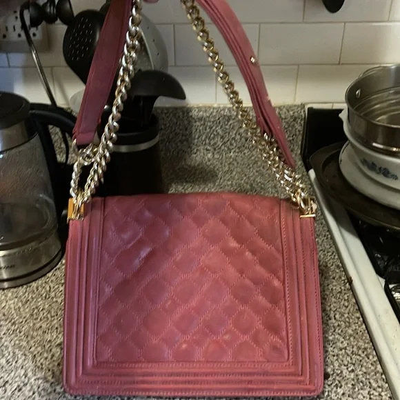 NWOT! BEBE LUCY MINI QUILTED W/ GOLD CHAIN CROSSBODY SLING BAG IN CRANBERRY! - Picture 12 of 13